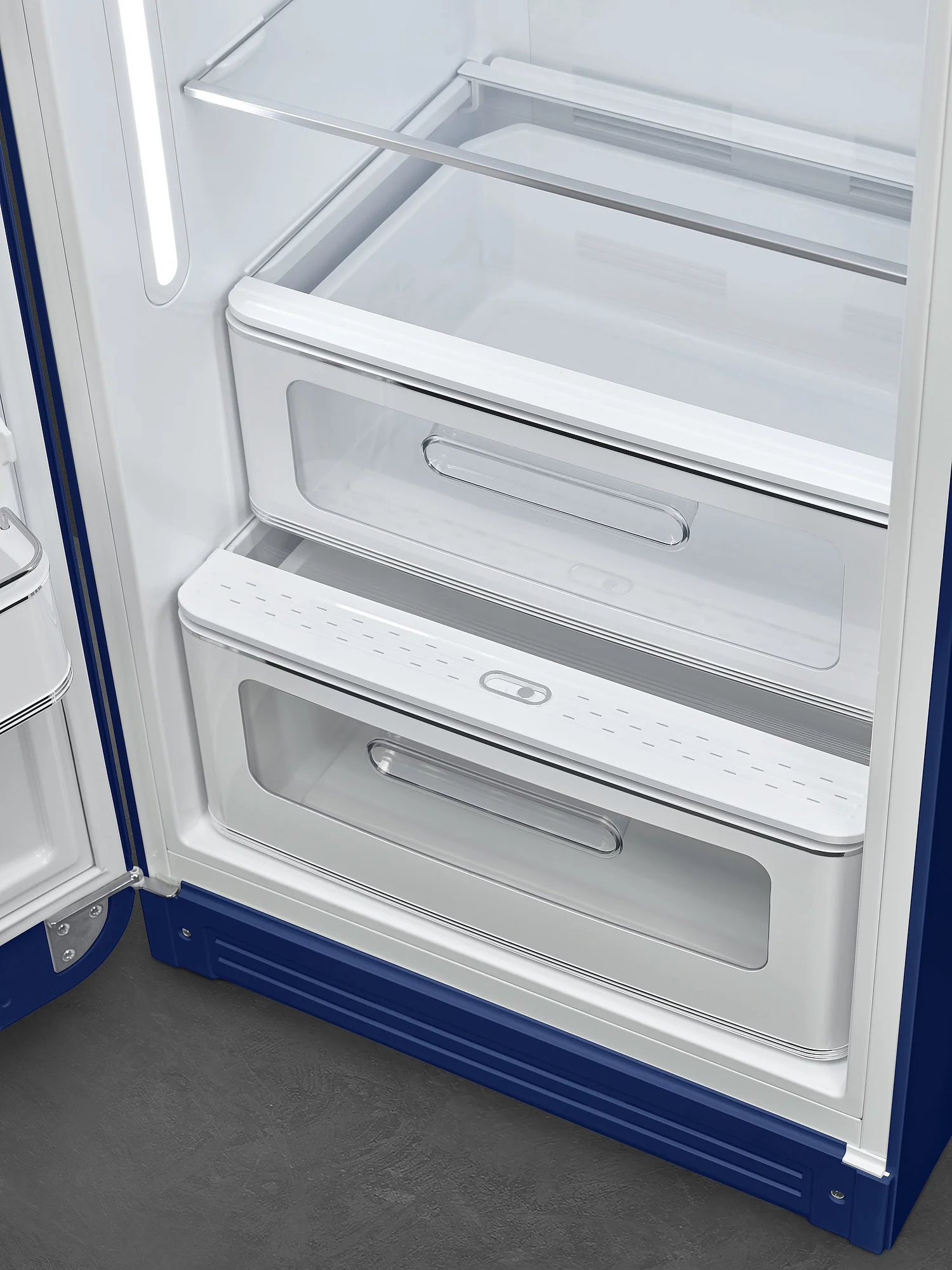 Smeg FAB28LDUJ5 Retro Fridge - Image 4