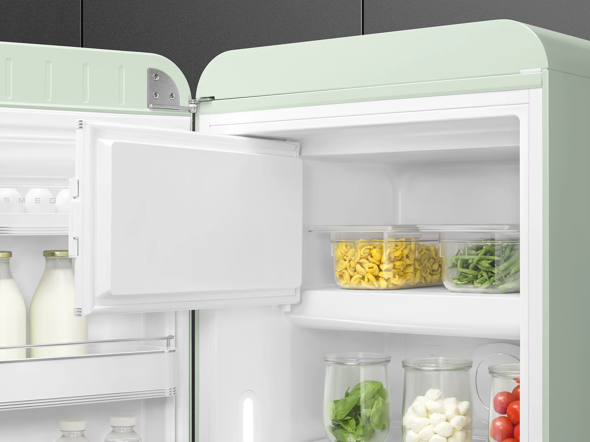 Smeg FAB28LPG5 Retro Fridge - Image 3
