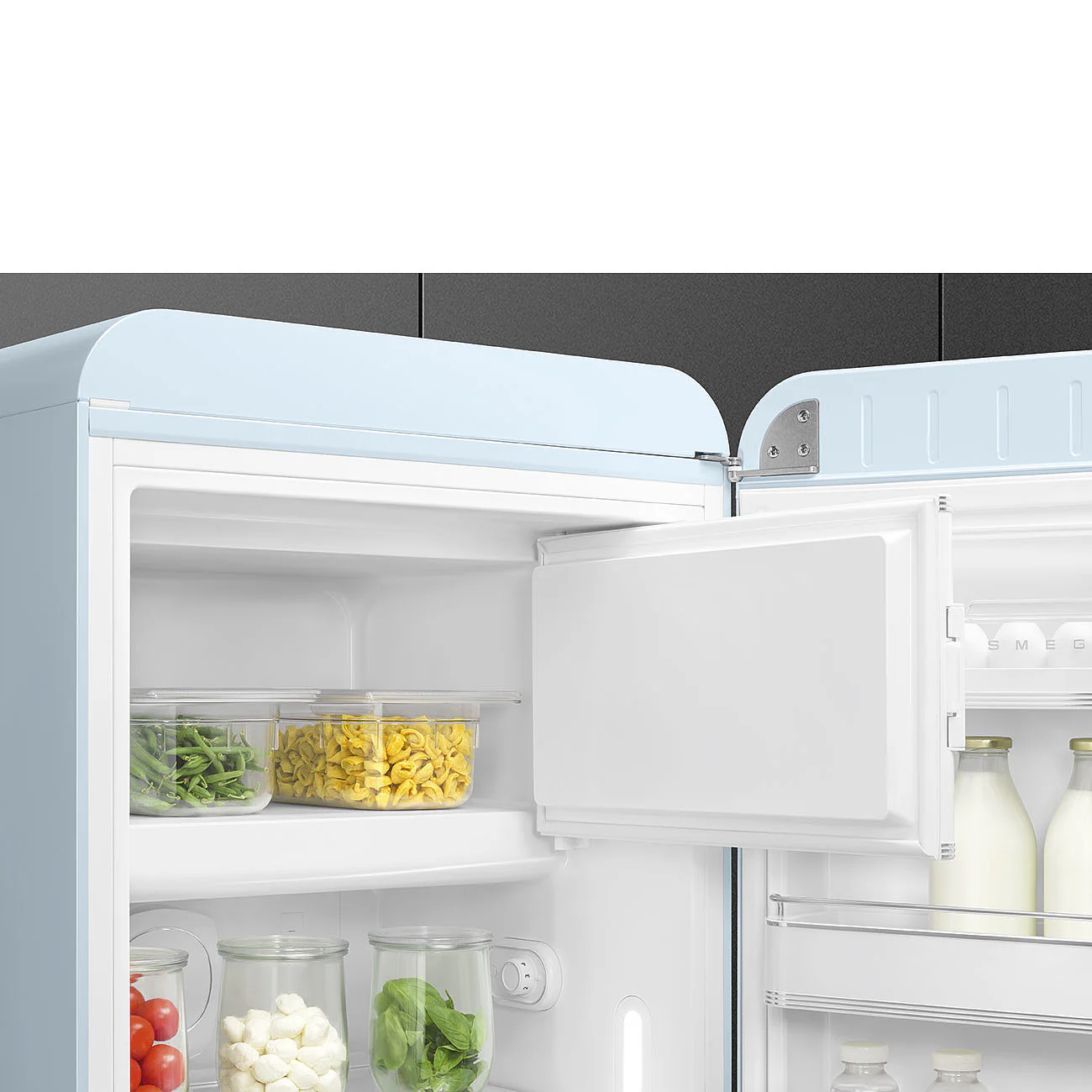 Smeg FAB28RPB5 Retro Fridge - Image 4